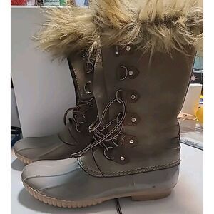Cape Robbin Sz 10 Taupe Lace-Up Duck Boots w Fur Detail Flannel Lined Snow Rain‎